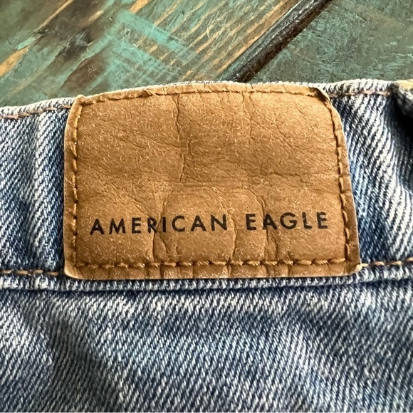 American Eagle Mom Jean Shorts Size 6 - Picture 5 of 7